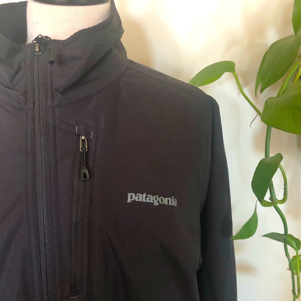 Patagonia Soft Shell light weight waterproof Jacket Black Mens L STY83020SP15